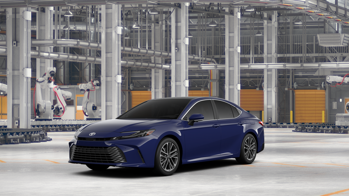 2026 Toyota Camry XLE Hybrid's photo
