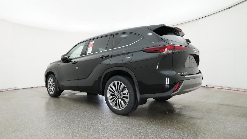 2026 Toyota Highlander Hybrid Platinum