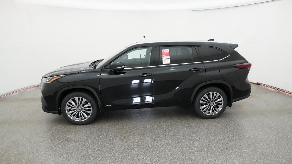 2026 Toyota Highlander Hybrid Platinum