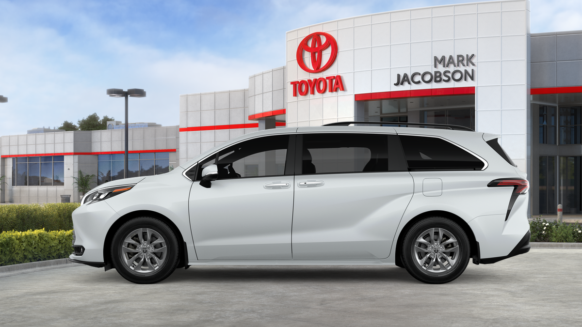 2026 Toyota Sienna XLE