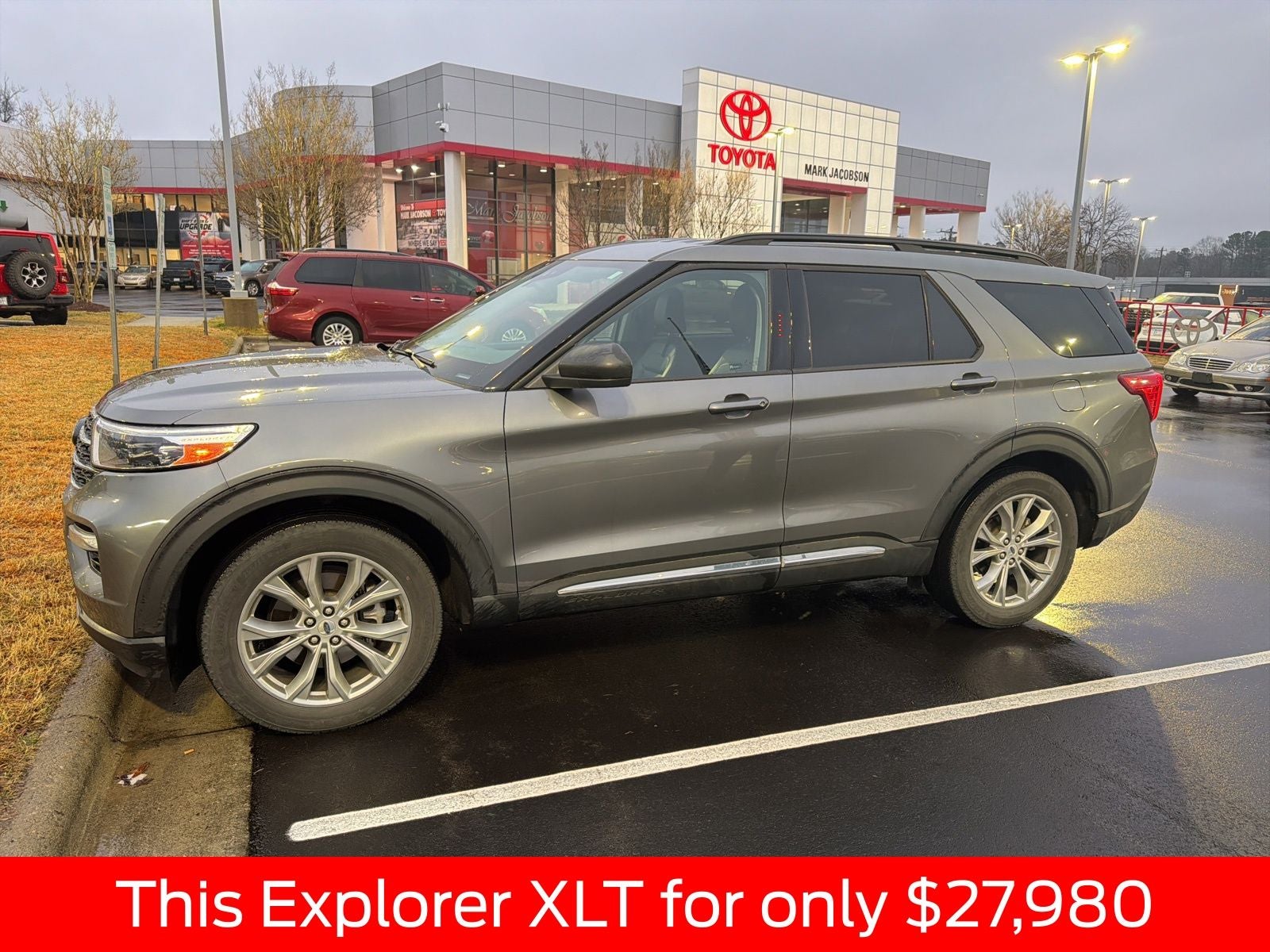 2023 Ford Explorer XLT