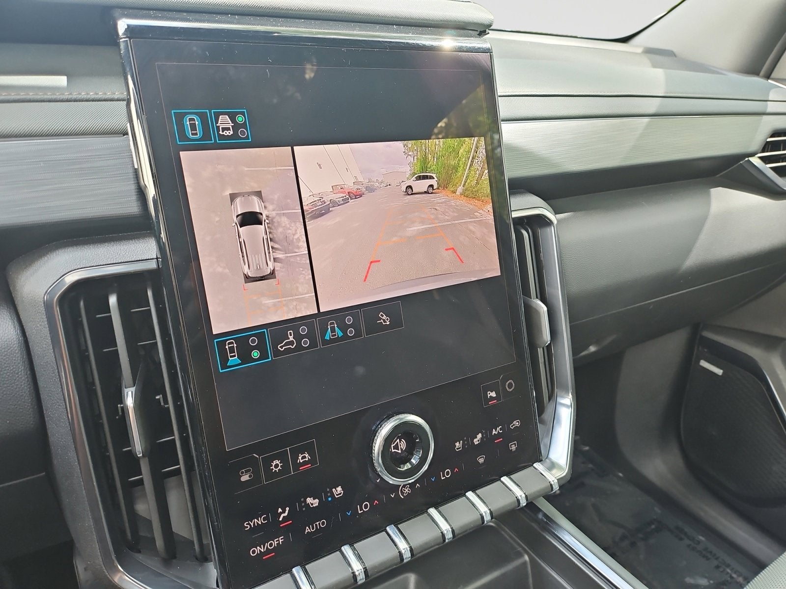2025 GMC Acadia AT4