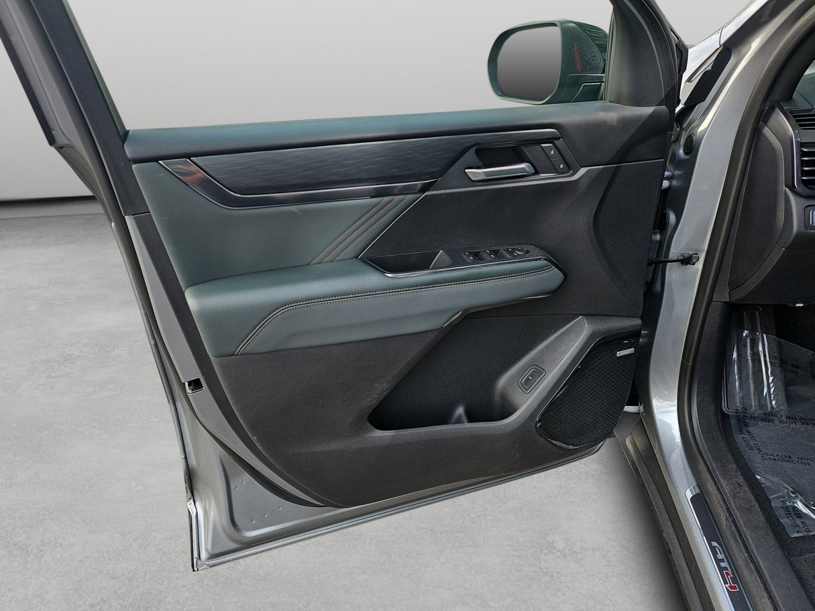 2025 GMC Acadia AT4