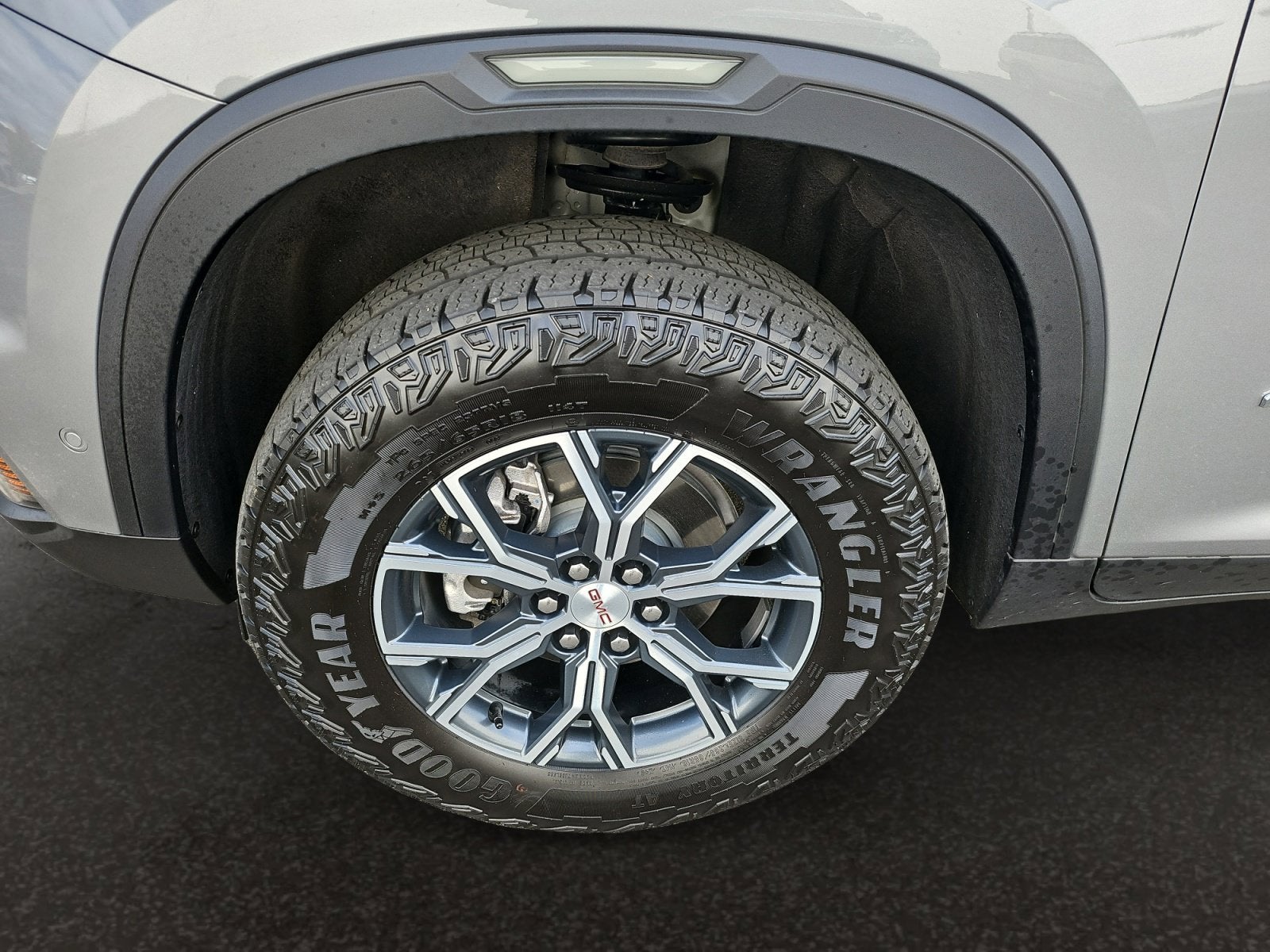 2025 GMC Acadia AT4