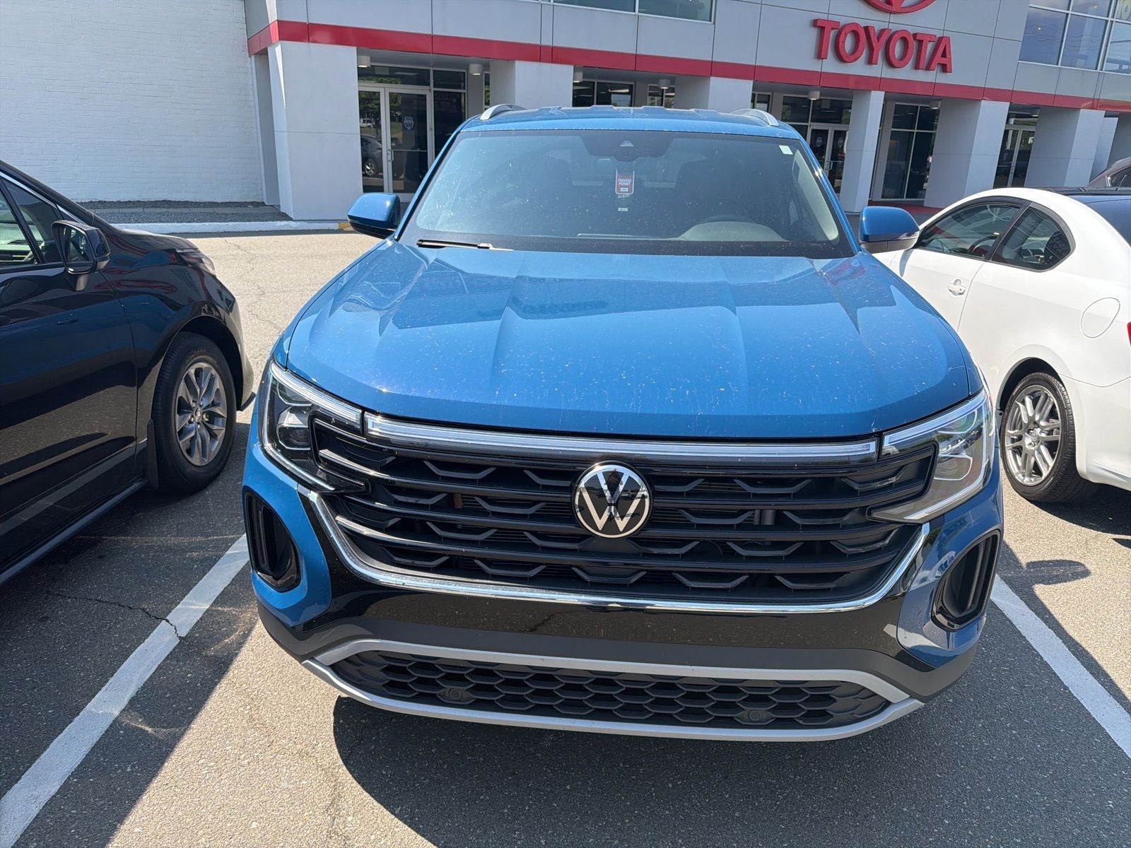 2025 Volkswagen Atlas Cross Sport 2.0T SE's photo