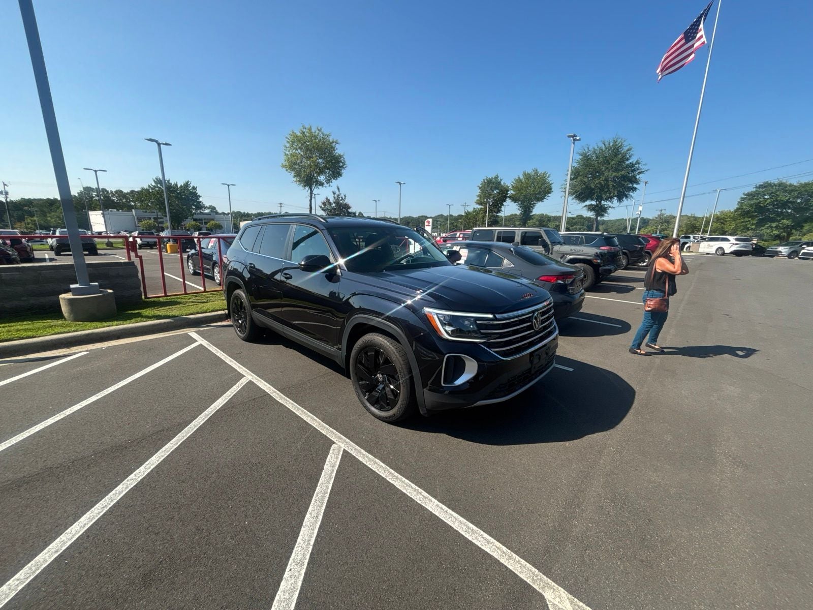 2024 Volkswagen Atlas 2.0T SE w/Technology