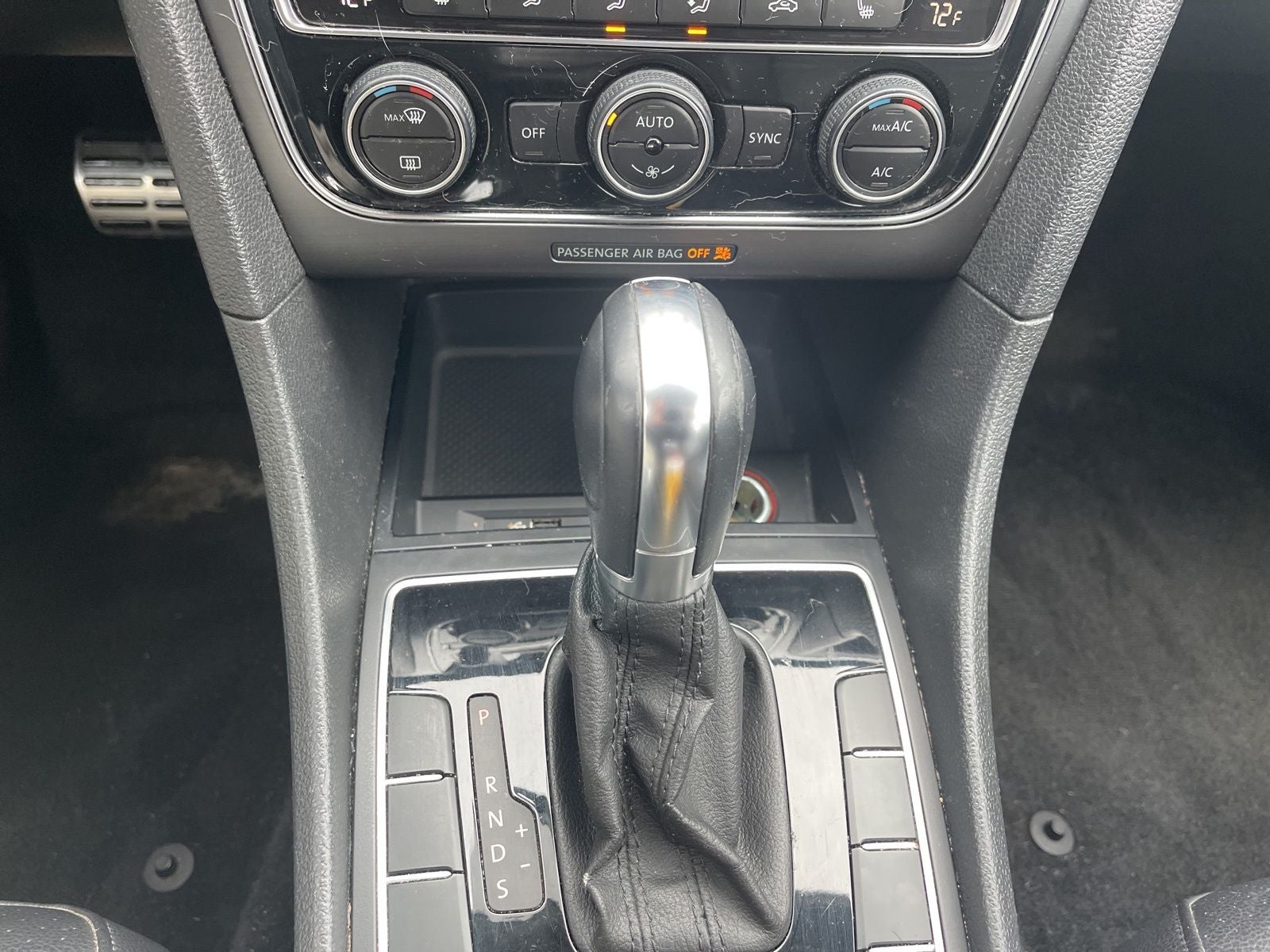 2016 Volkswagen Passat 1.8T R-Line