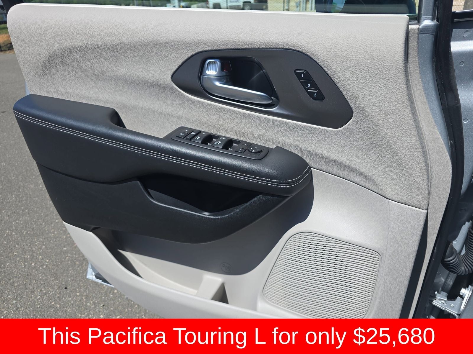 2024 Chrysler Pacifica Touring L