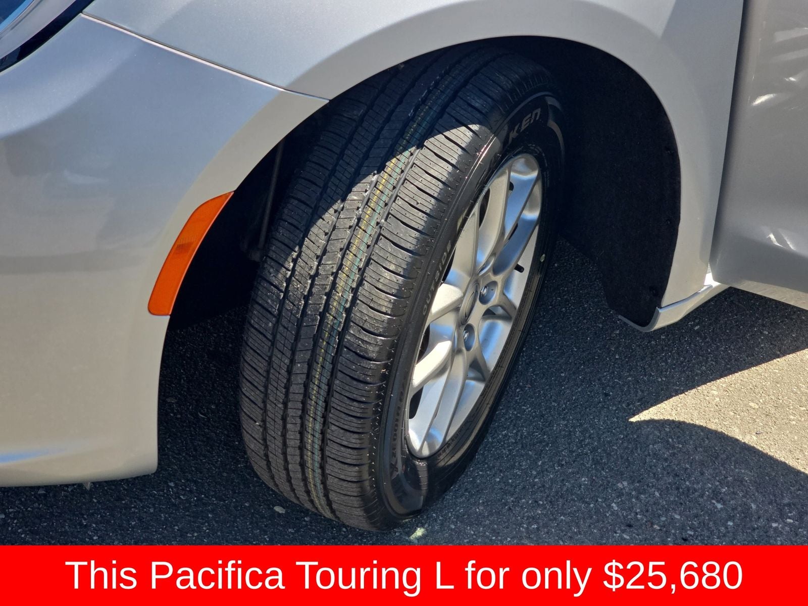 2024 Chrysler Pacifica Touring L