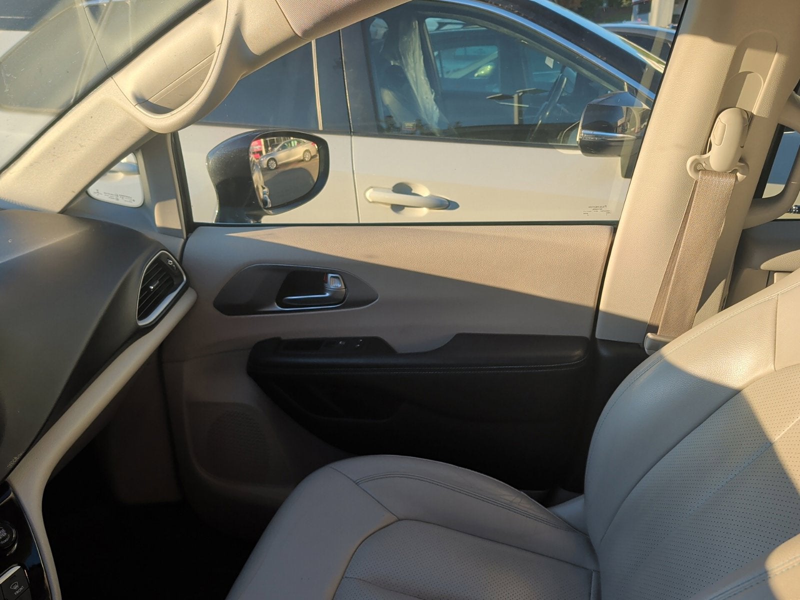 2019 Chrysler Pacifica Hybrid Touring L