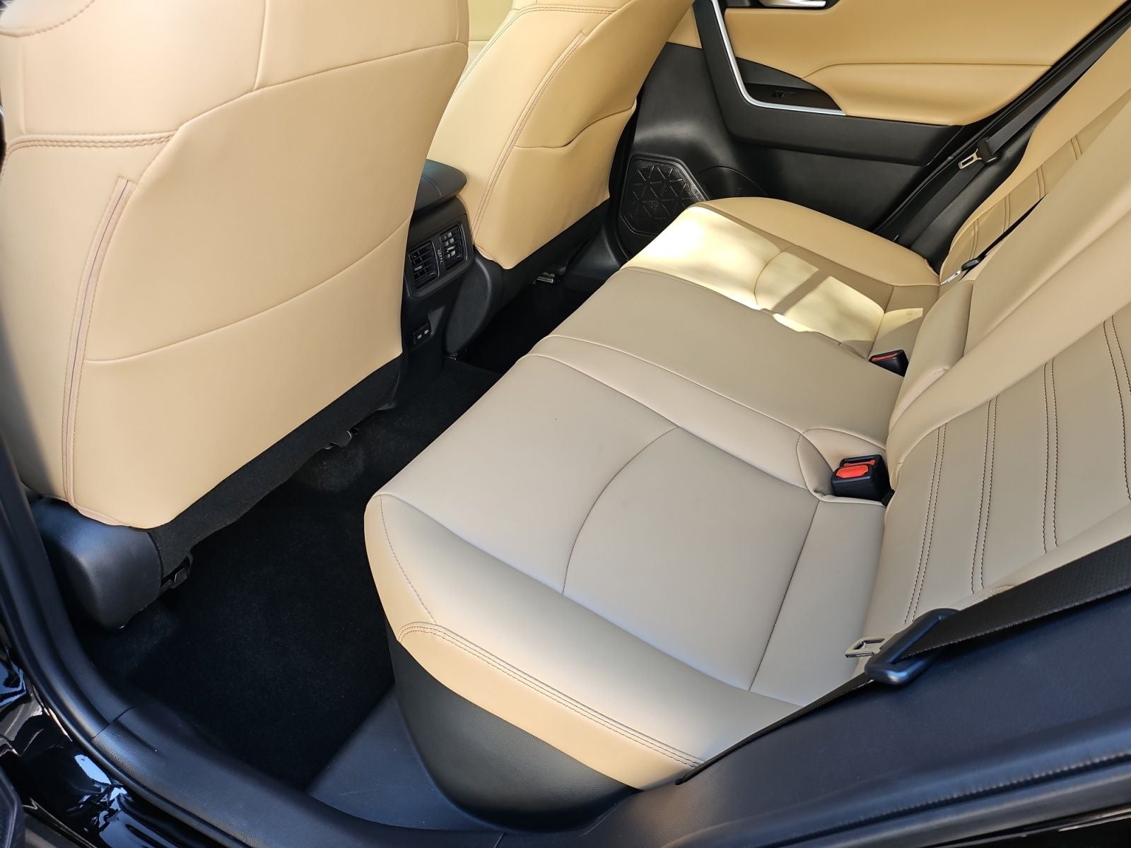 2025 Toyota RAV4 Hybrid XLE Premium