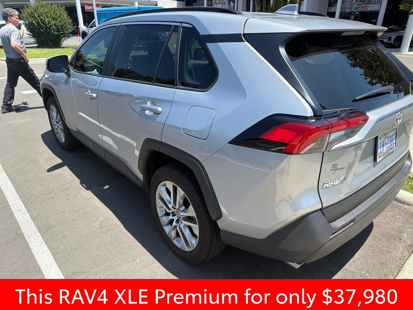 2025 Toyota RAV4 XLE Premium
