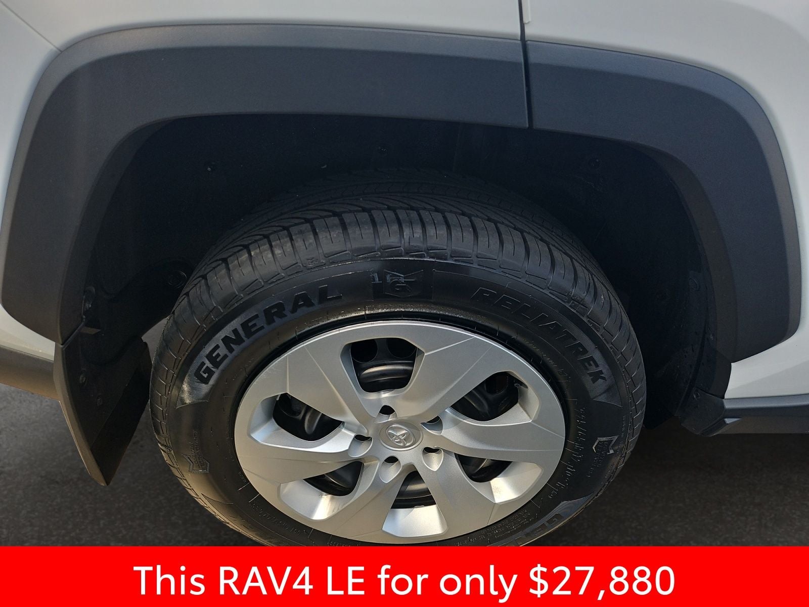 2023 Toyota RAV4 LE