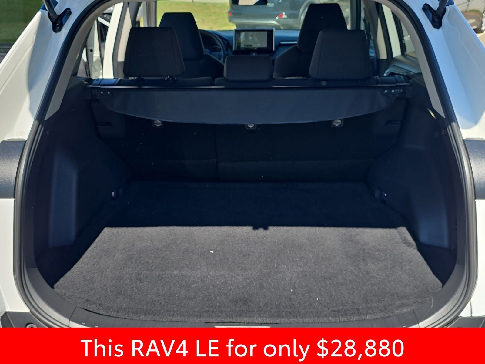 2025 Toyota RAV4 LE - Photo 18