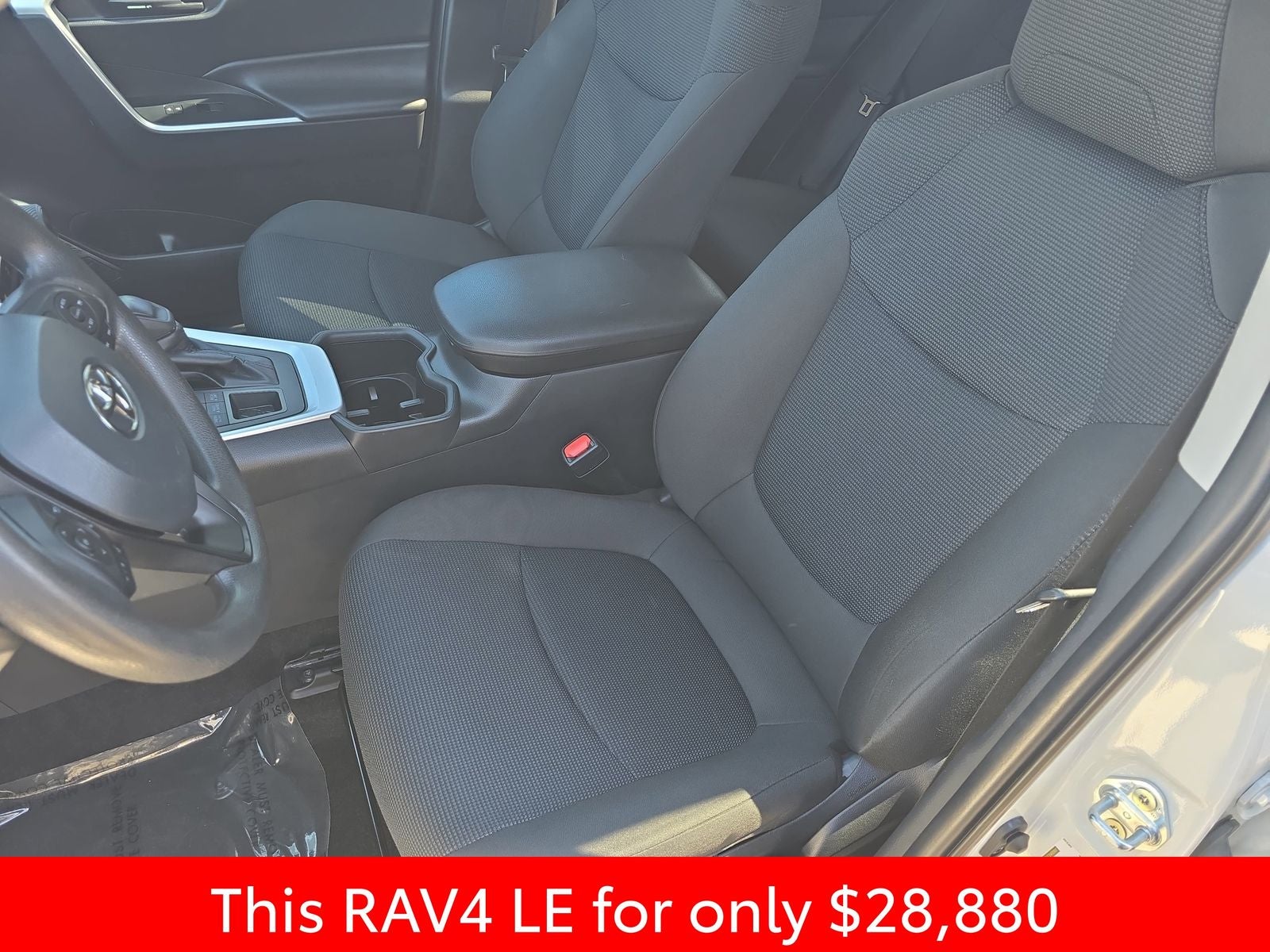 2025 Toyota RAV4 LE - Photo 20