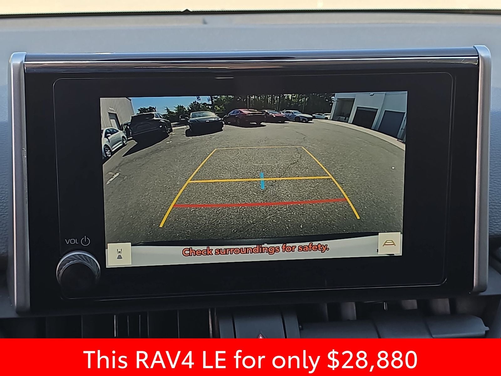 2025 Toyota RAV4 LE - Photo 29