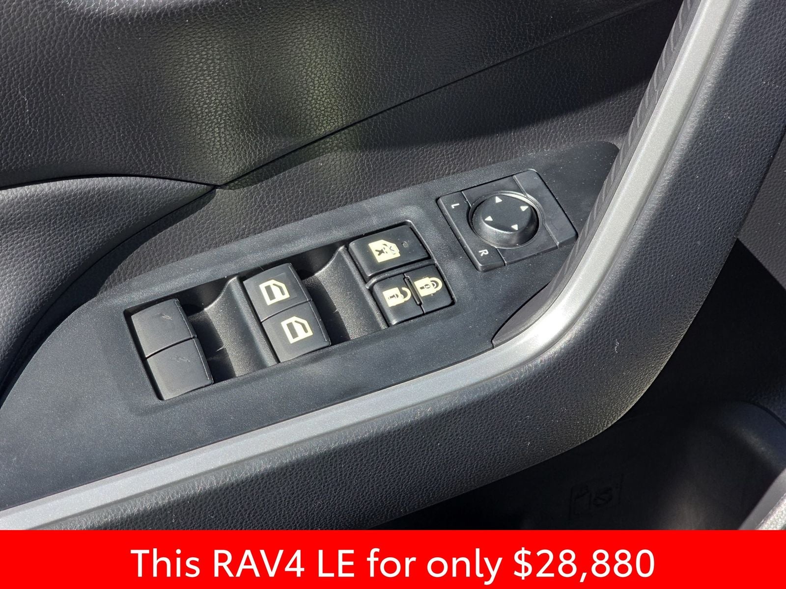 2025 Toyota RAV4 LE - Photo 34