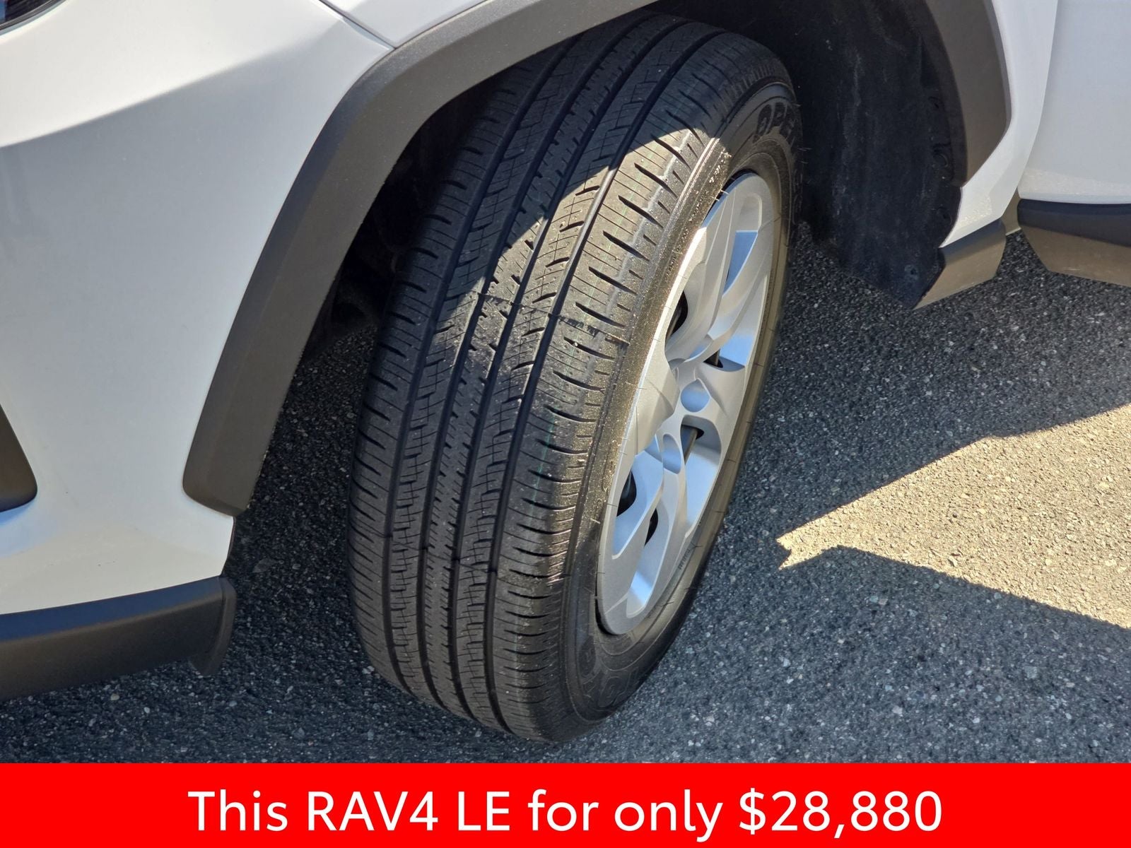 2025 Toyota RAV4 LE - Photo 38