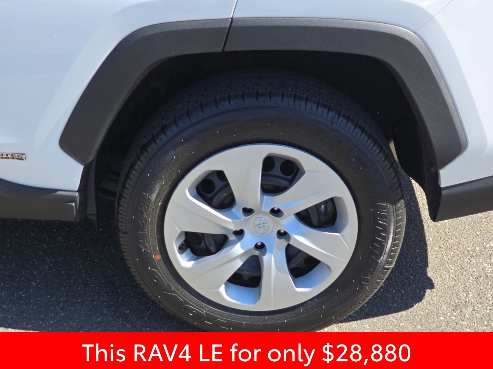 2025 Toyota RAV4 LE - Photo 39