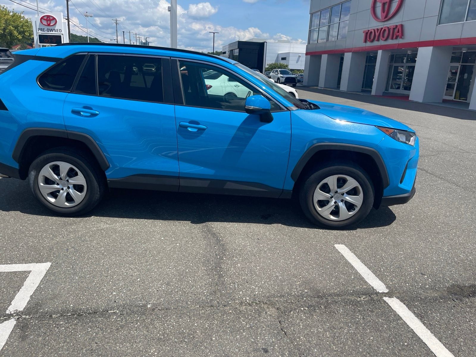 2021 Toyota RAV4 LE