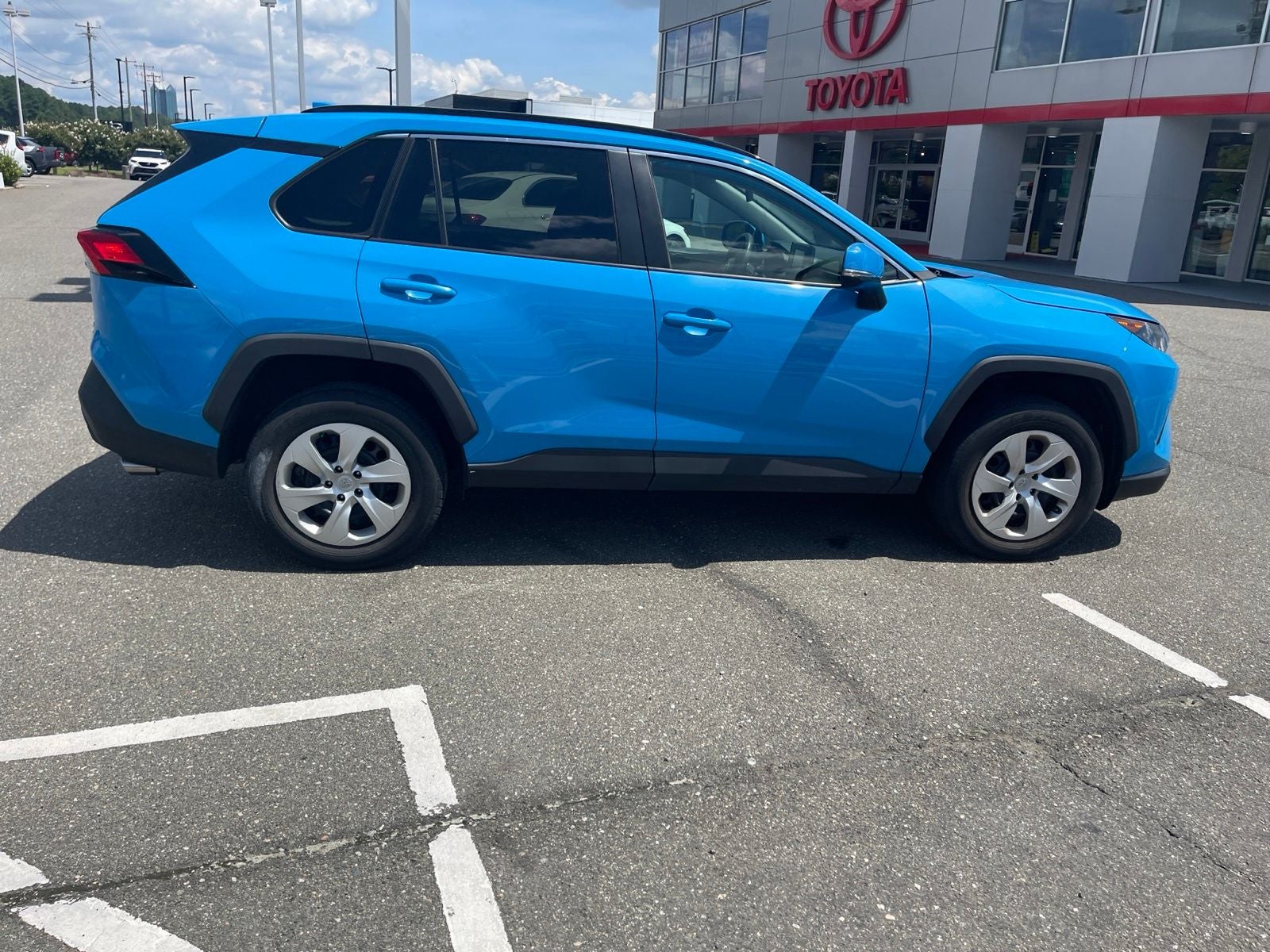 2021 Toyota RAV4 LE