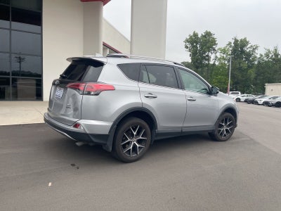 2017 Toyota RAV4 SE