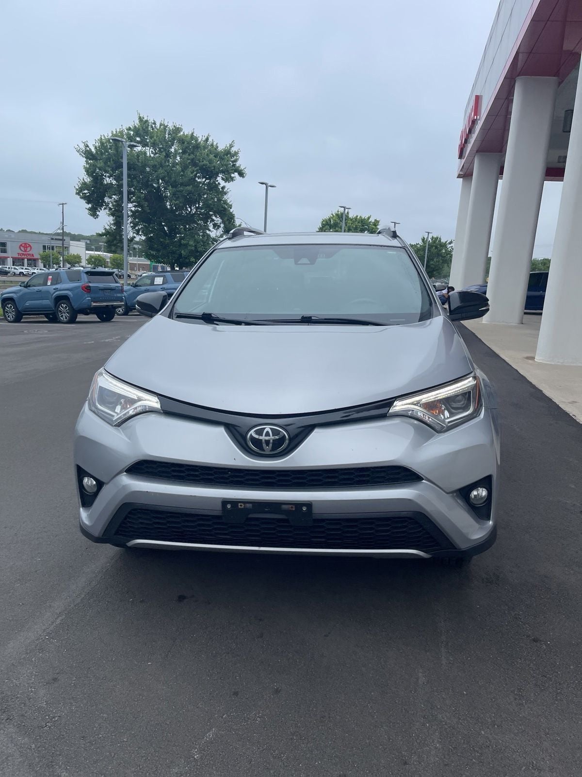 2017 Toyota RAV4 SE