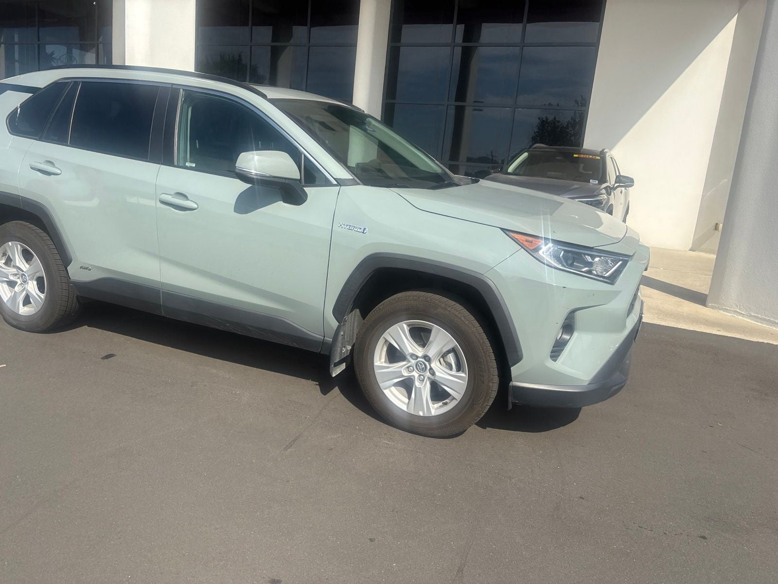 2020 Toyota RAV4 Hybrid XLE