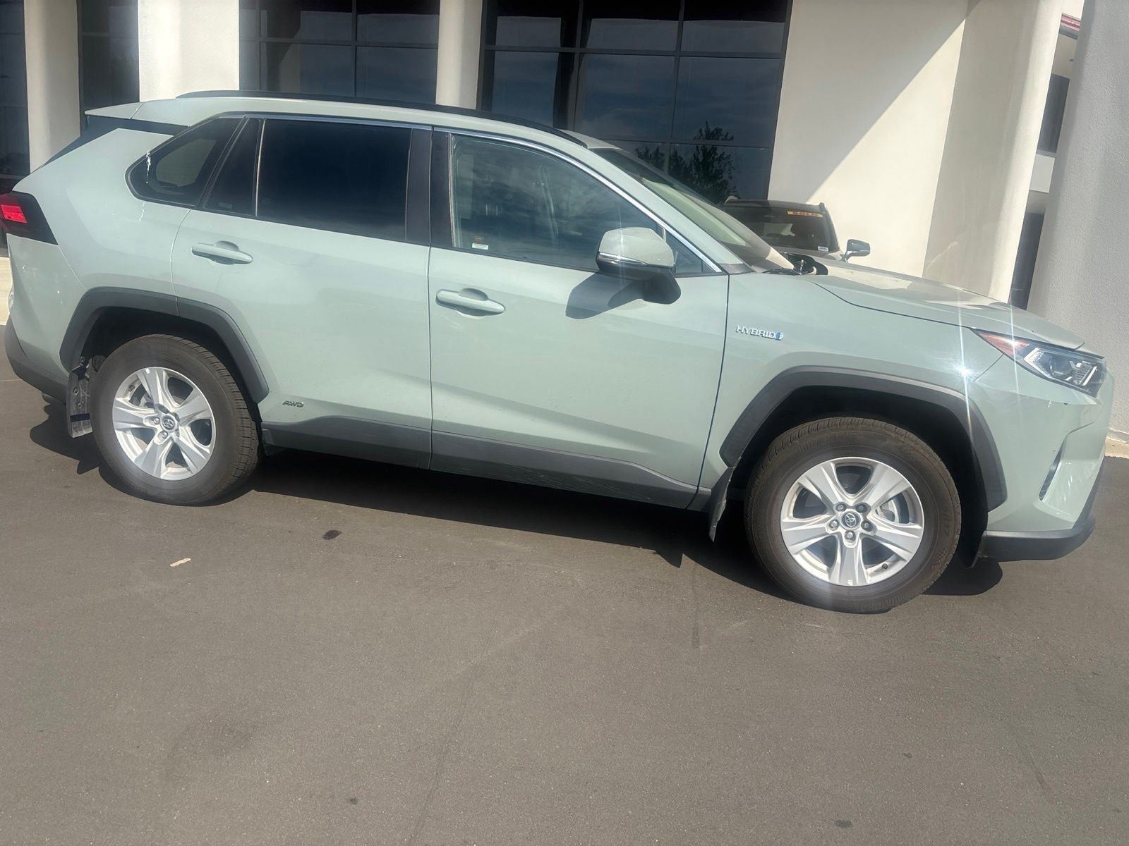 2020 Toyota RAV4 Hybrid XLE