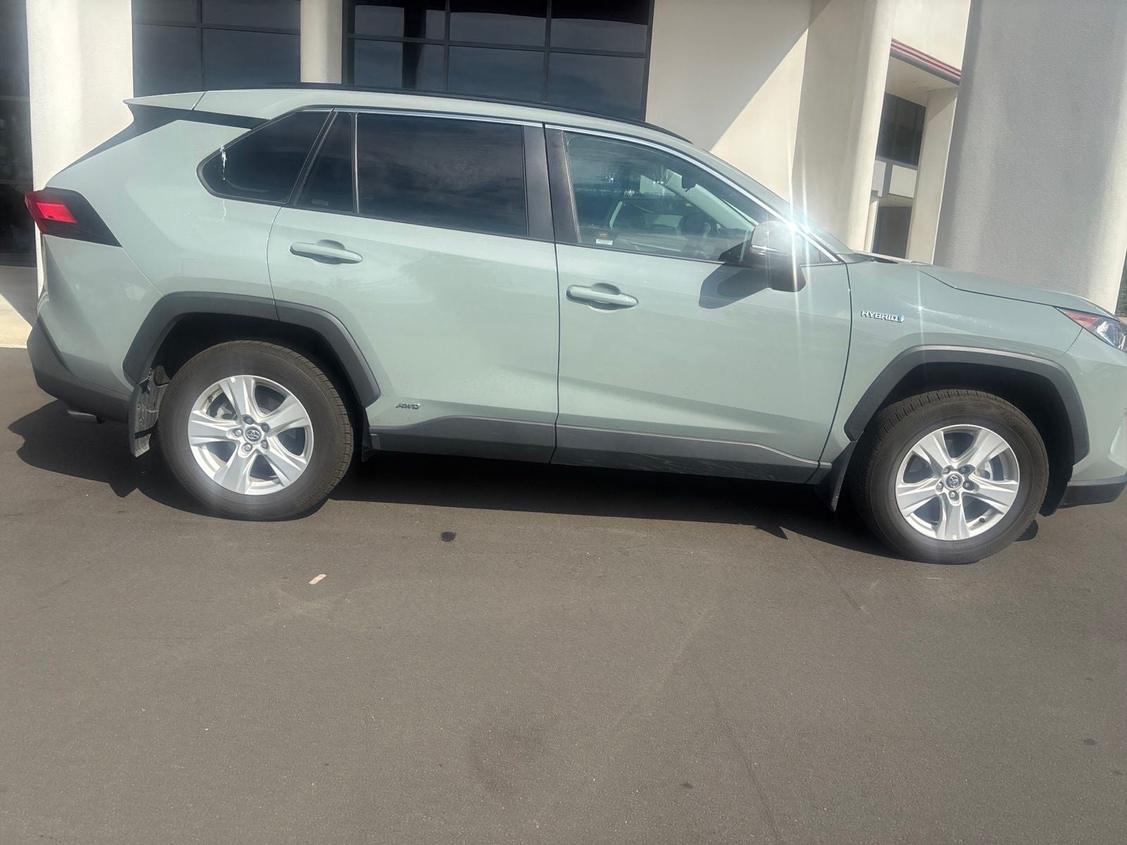 2020 Toyota RAV4 Hybrid XLE