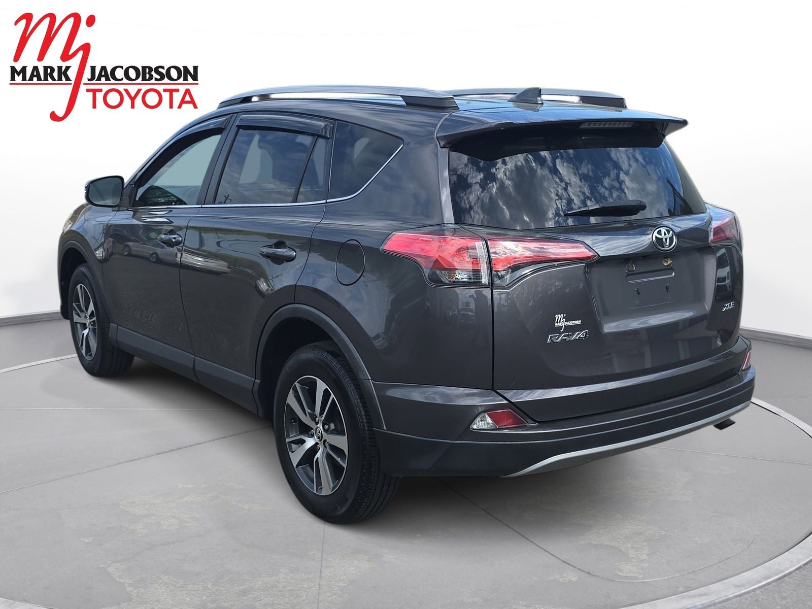 2017 Toyota RAV4 XLE