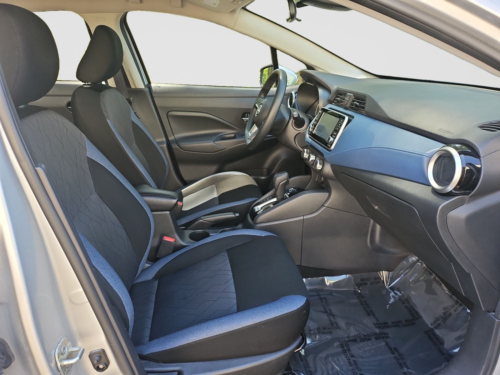 2025 Nissan Versa Sedan SV - Photo 11