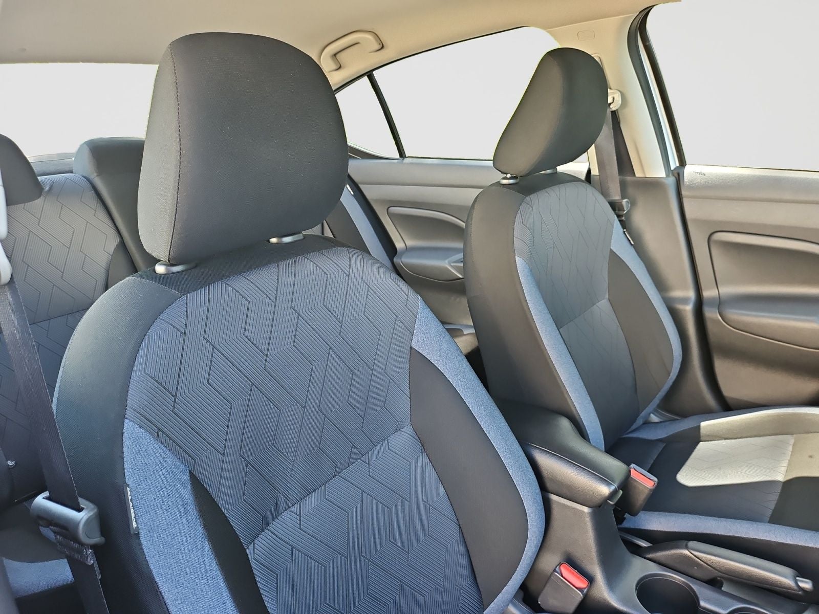 2025 Nissan Versa Sedan SV - Photo 12