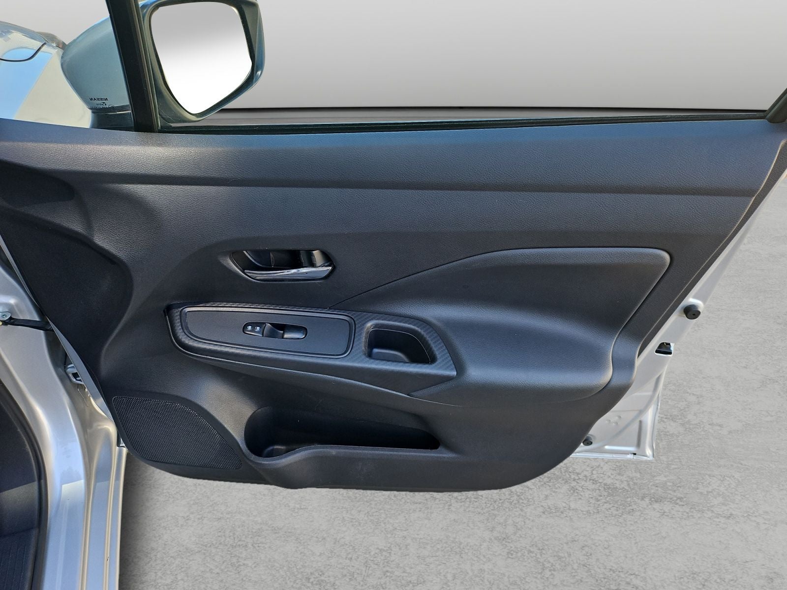 2025 Nissan Versa Sedan SV - Photo 30