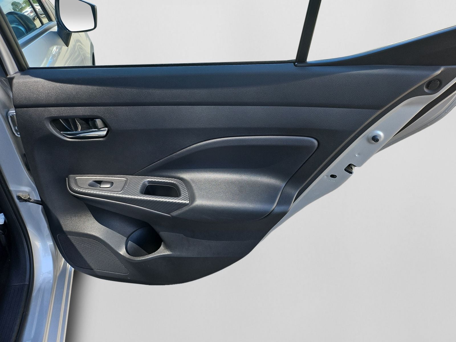 2025 Nissan Versa Sedan SV - Photo 31