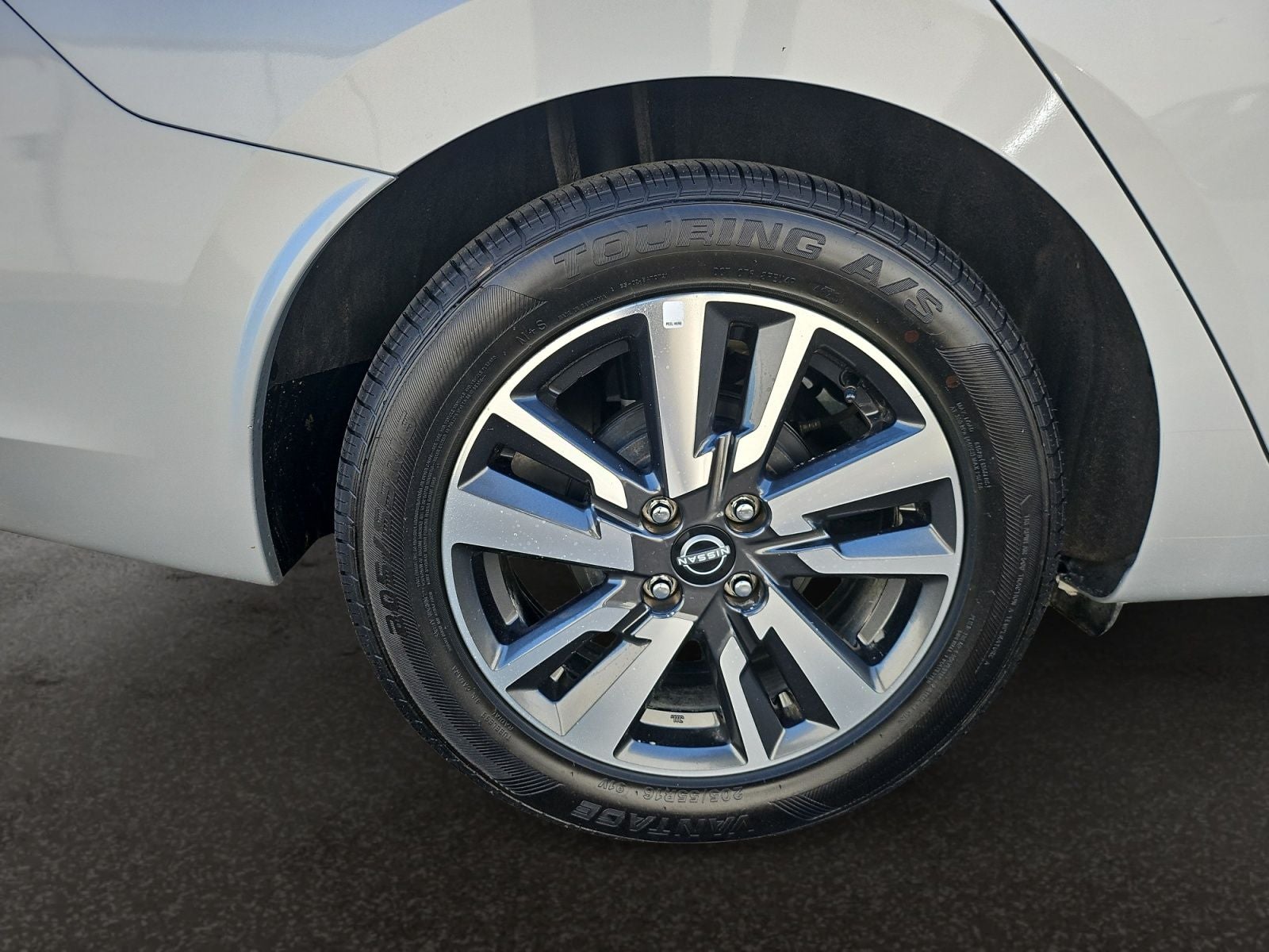 2025 Nissan Versa Sedan SV - Photo 37