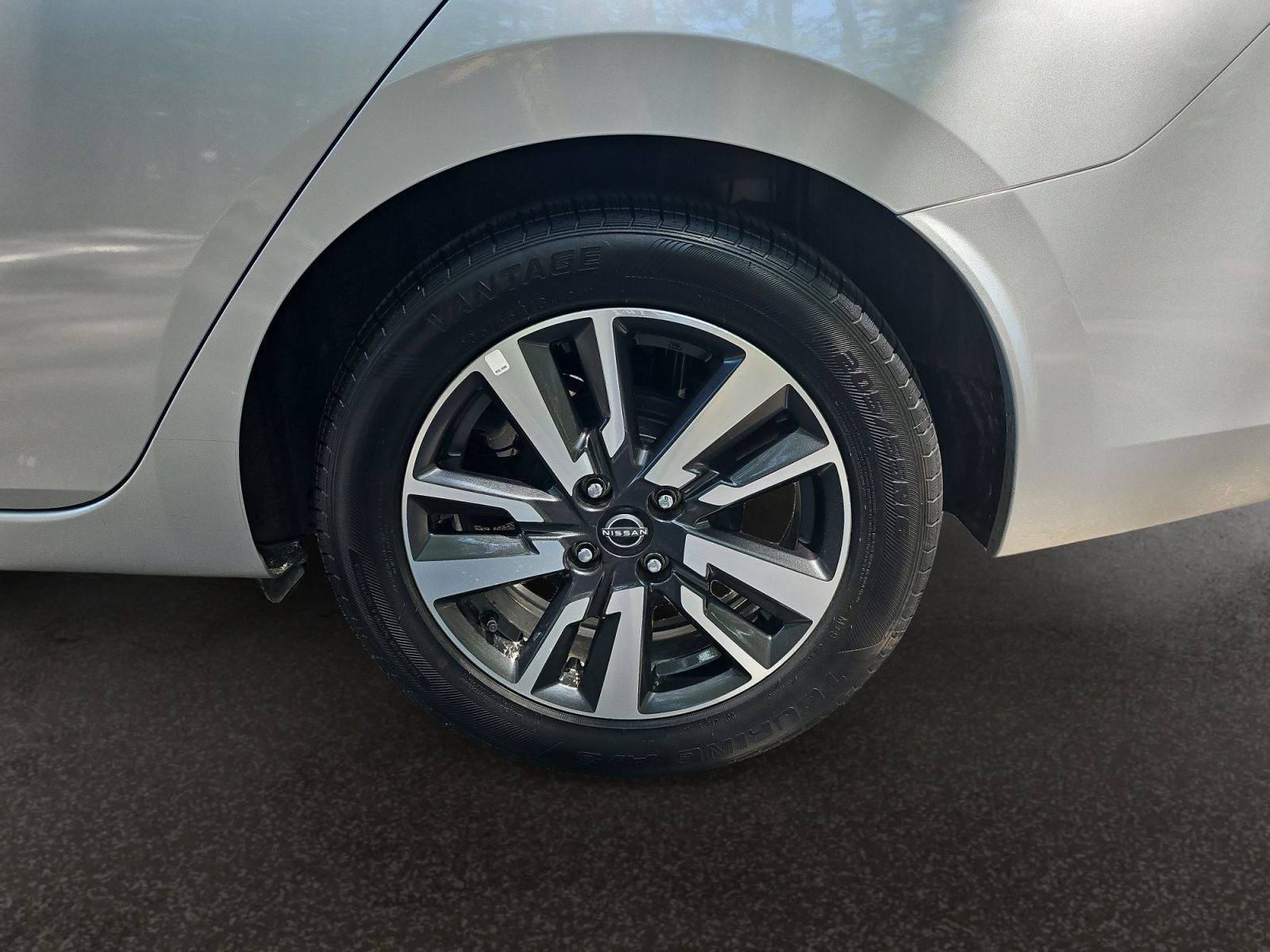 2025 Nissan Versa Sedan SV - Photo 40