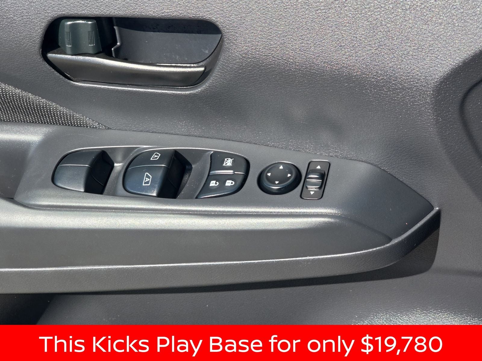 2025 Nissan Kicks Play S