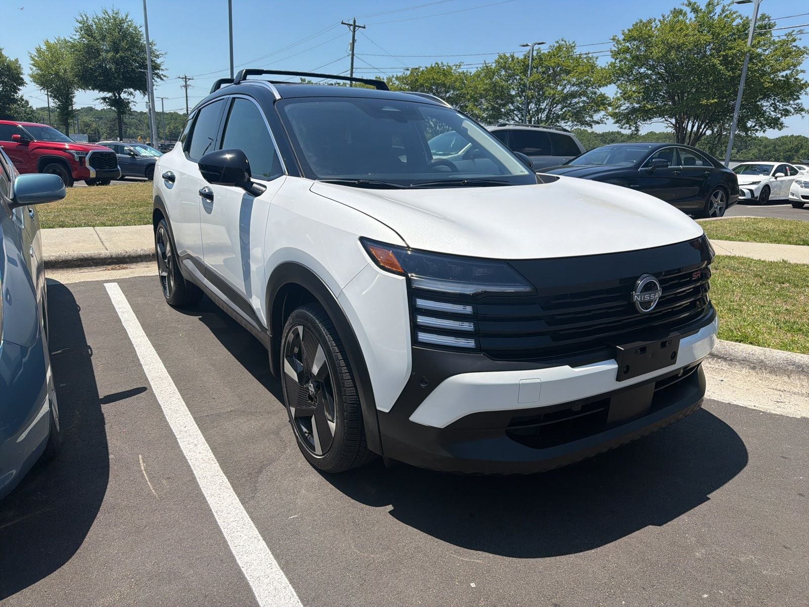 2025 Nissan Kicks SR