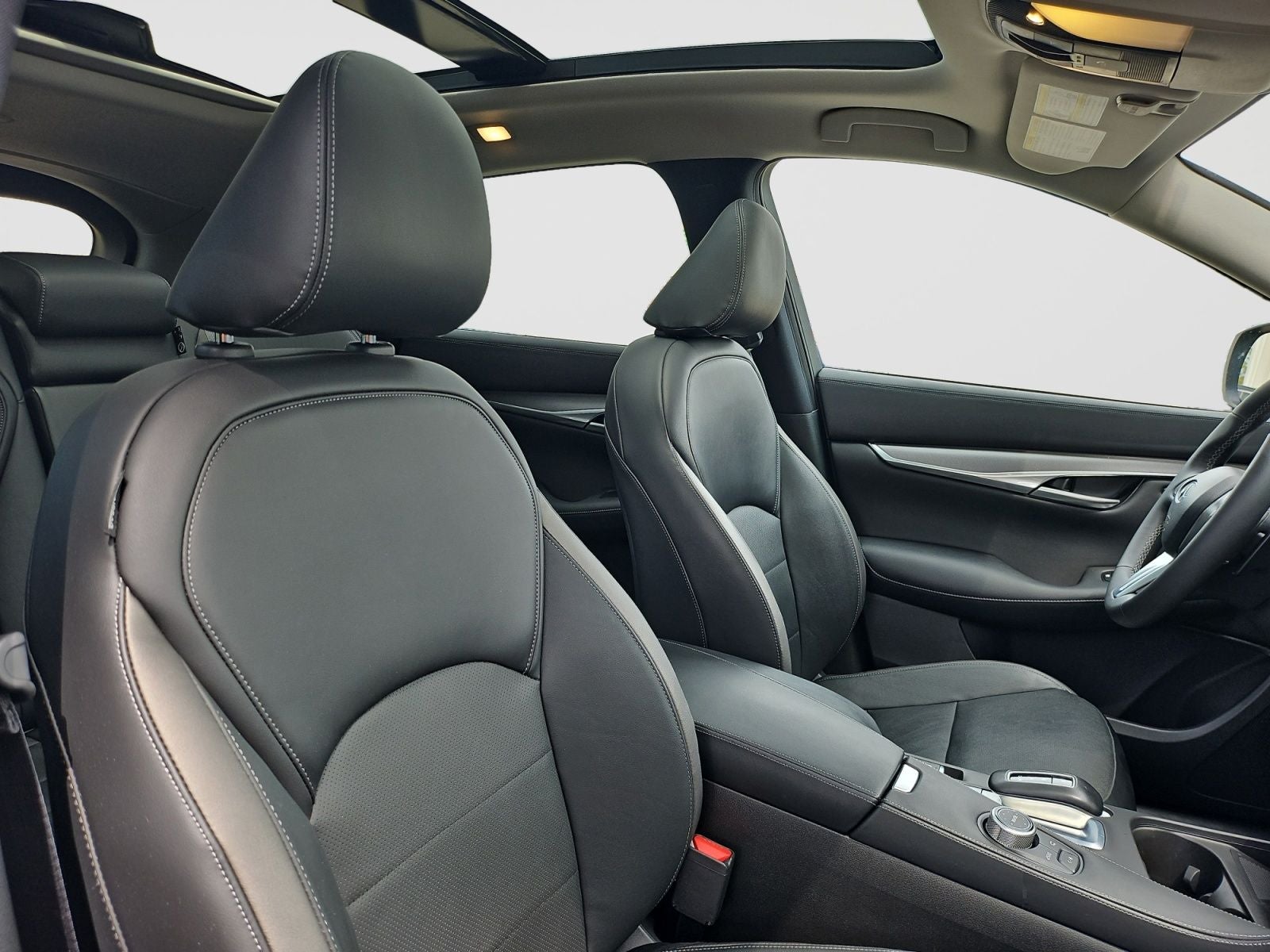 2023 INFINITI QX50 LUXE