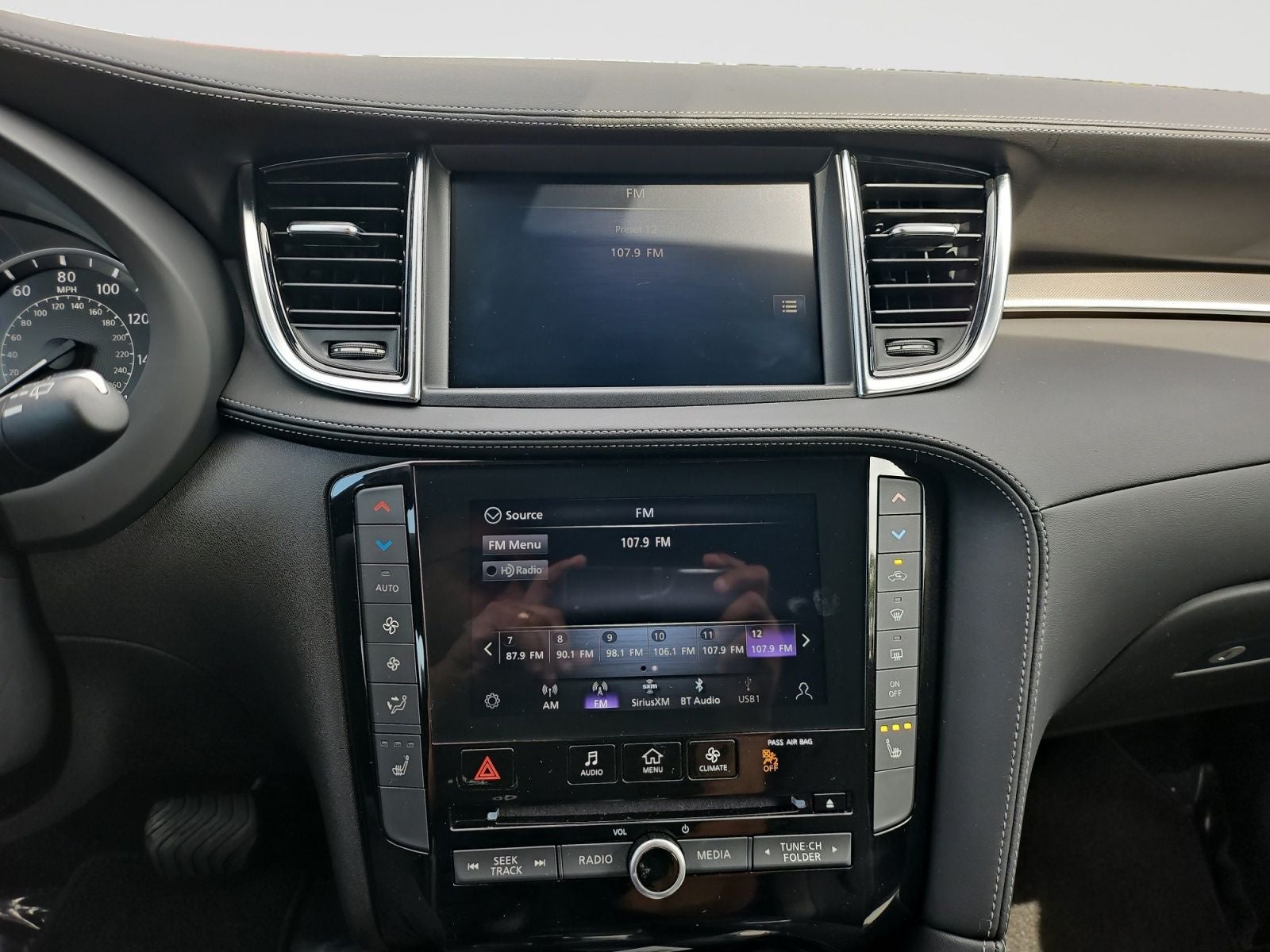 2023 INFINITI QX50 LUXE