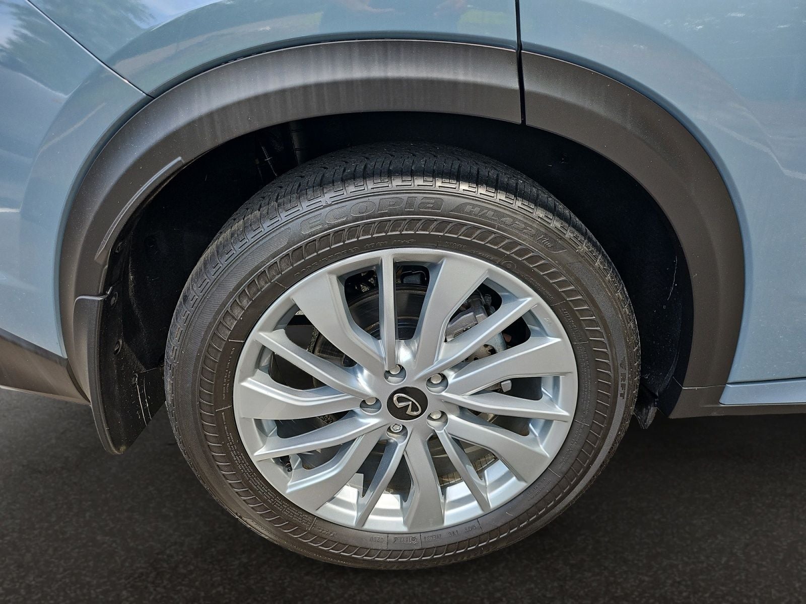 2023 INFINITI QX50 LUXE