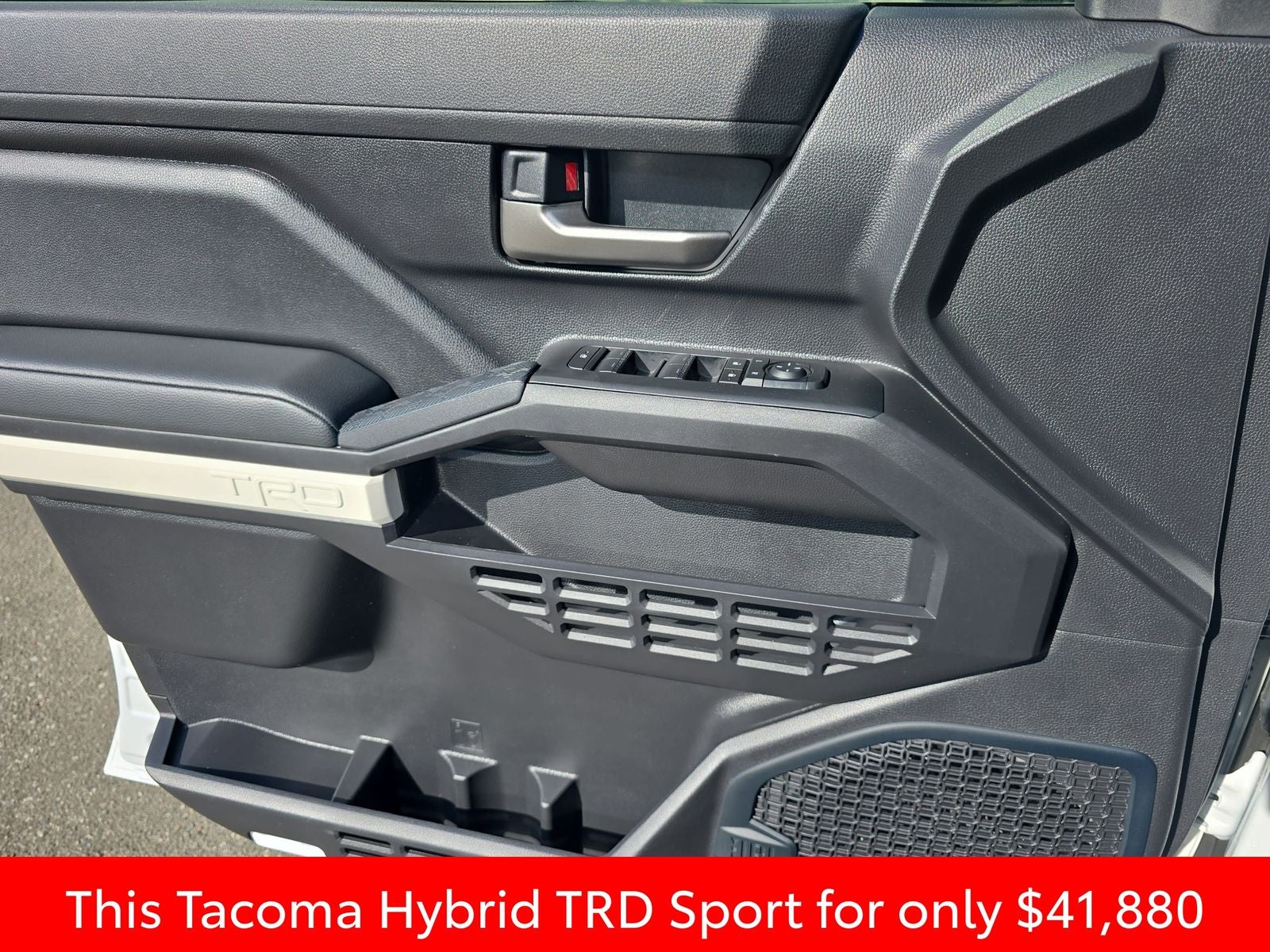2024 Toyota Tacoma Hybrid TRD Sport