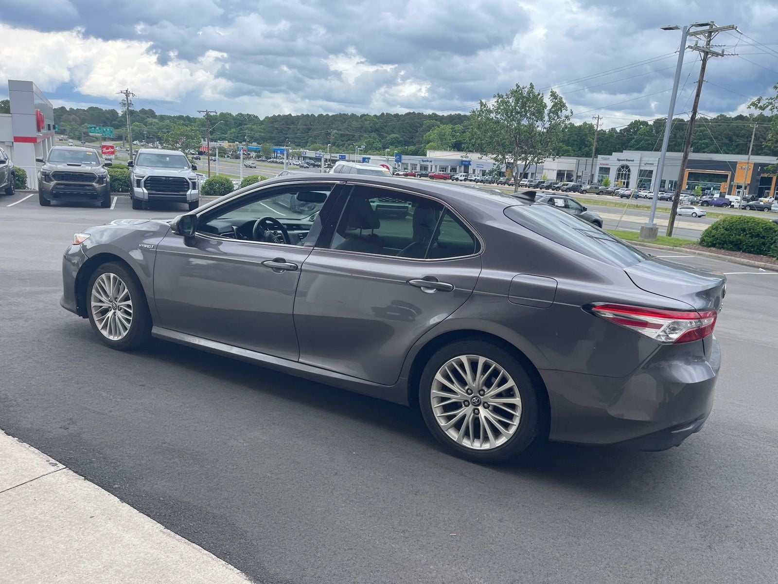 2019 Toyota Camry Hybrid XLE