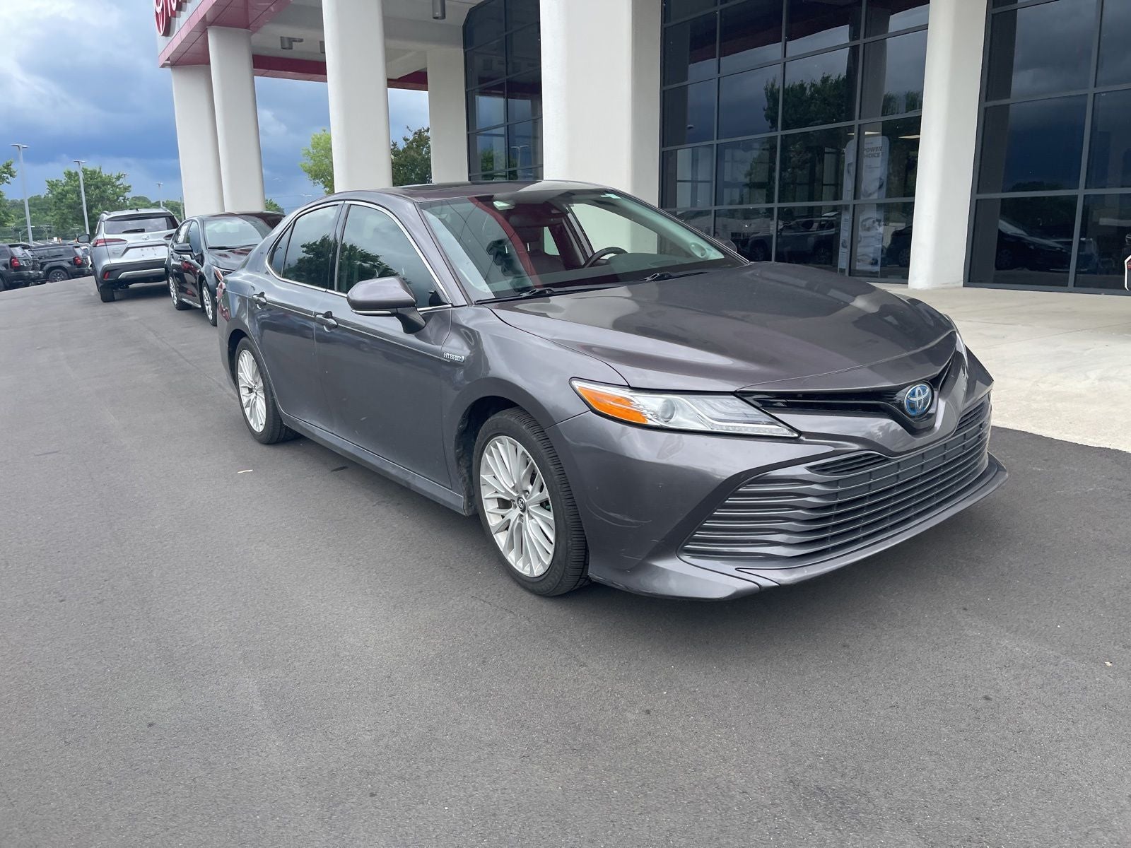 2019 Toyota Camry Hybrid XLE