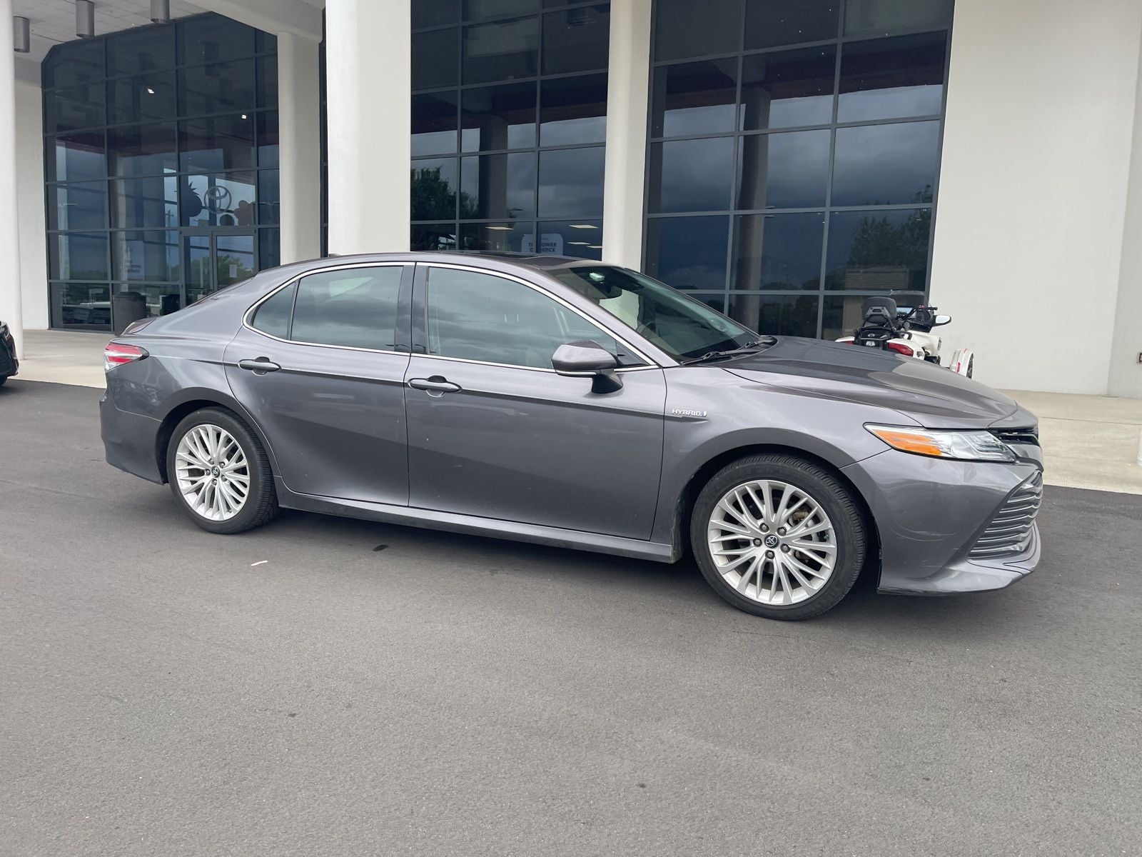 2019 Toyota Camry Hybrid XLE