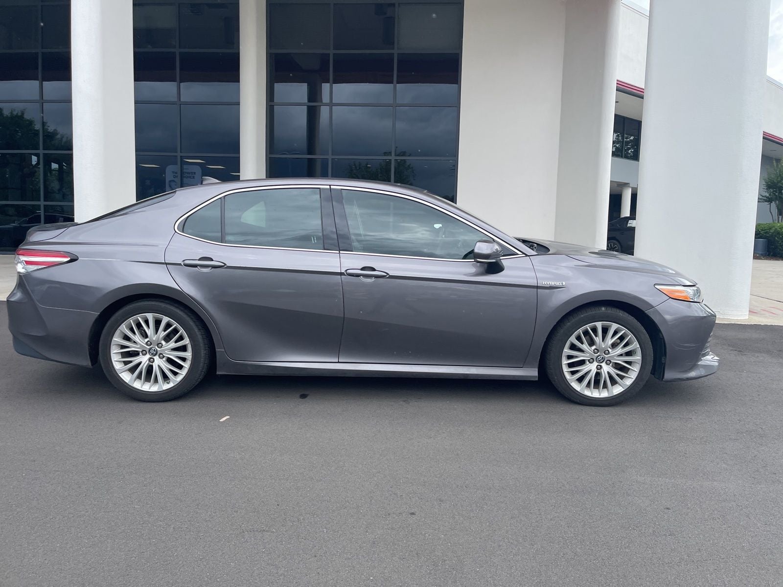 2019 Toyota Camry Hybrid XLE