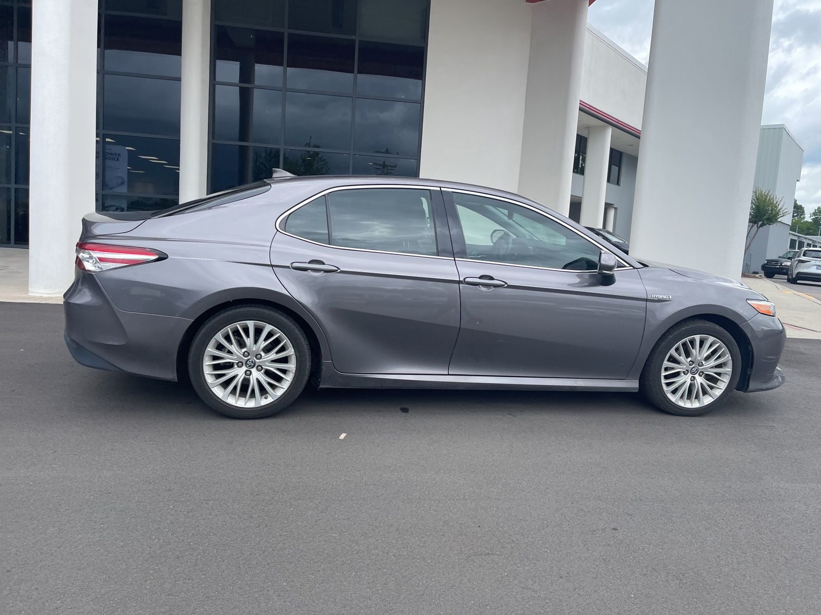 2019 Toyota Camry Hybrid XLE