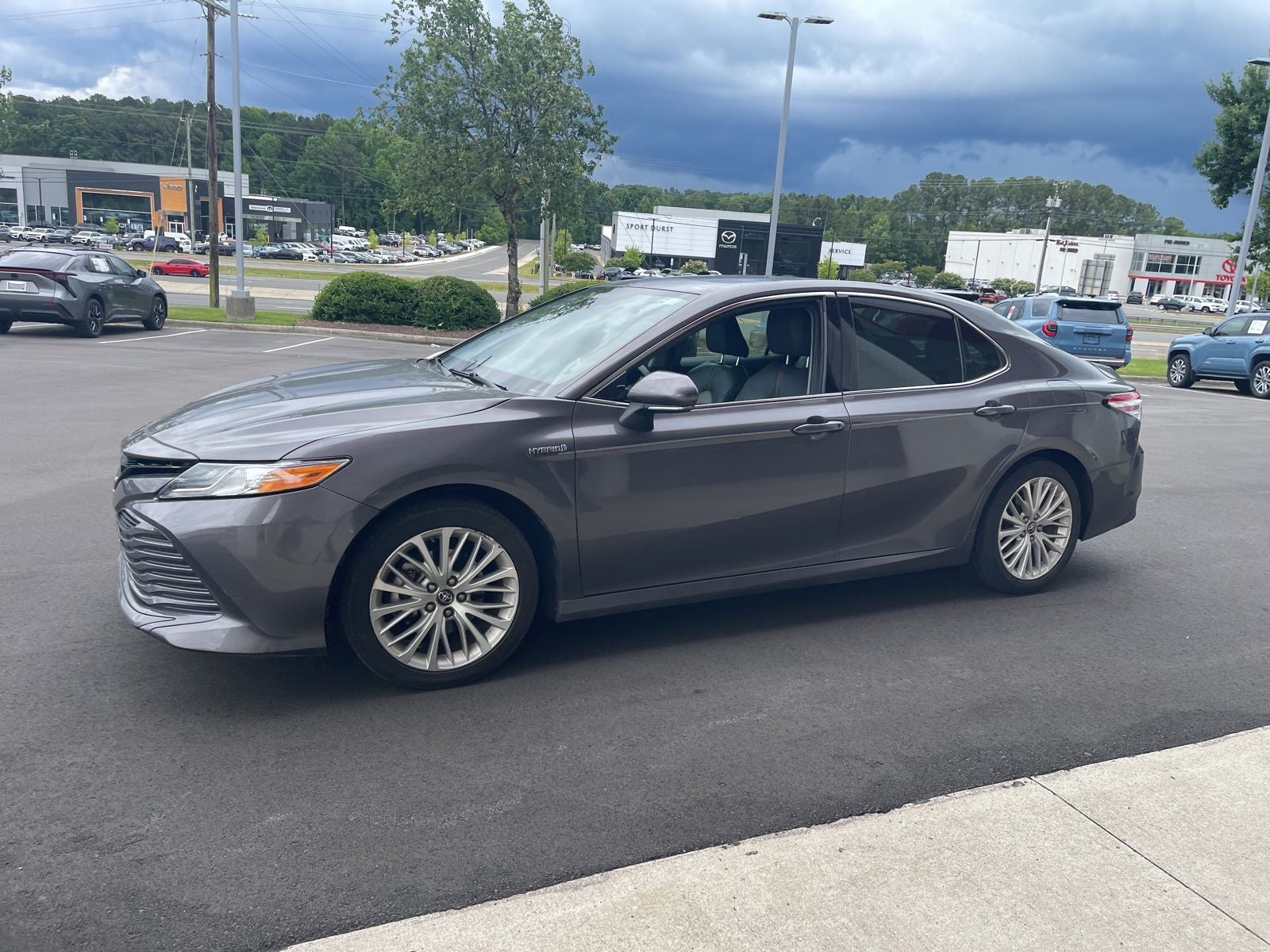 2019 Toyota Camry Hybrid XLE