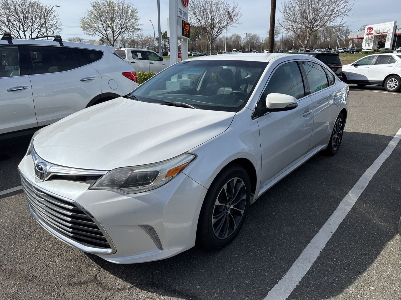 2016 Toyota Avalon XLE